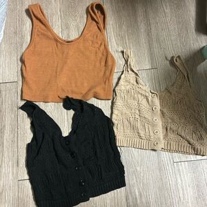 bundle of 3 tank tops